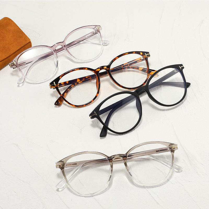 Unisex full-frame glasses made of TR are available in multiple colors. D8054H