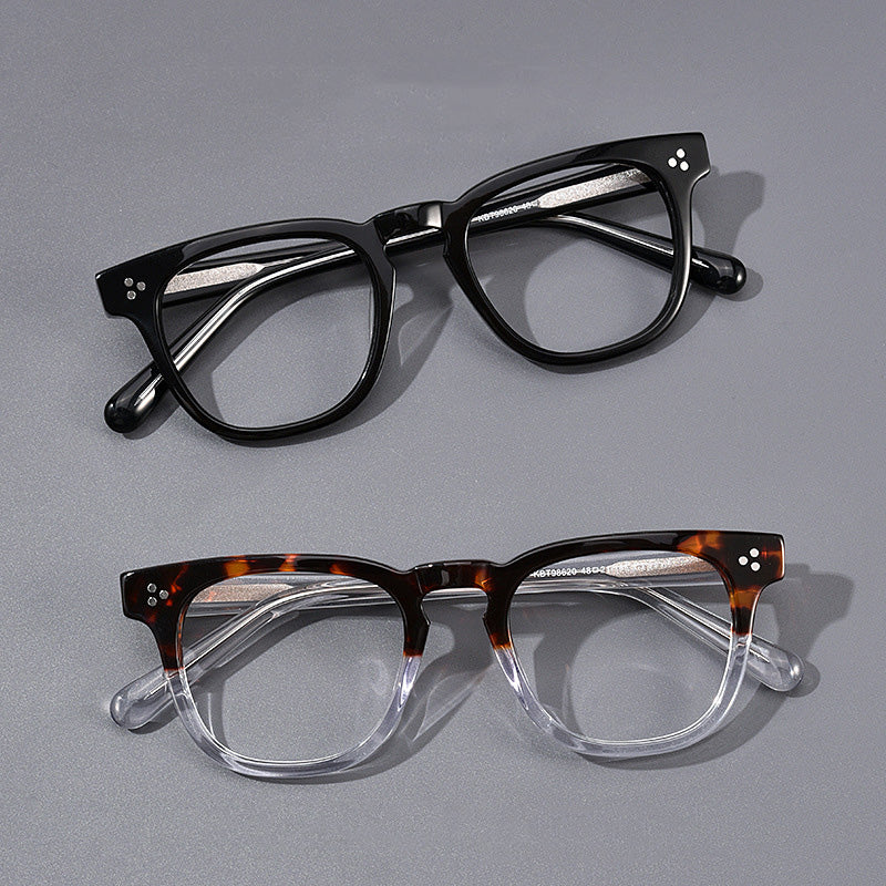 Unisex Retro-Style Eyewear in Acetate in a variety of Tortoiseshell Colors. KBT98620