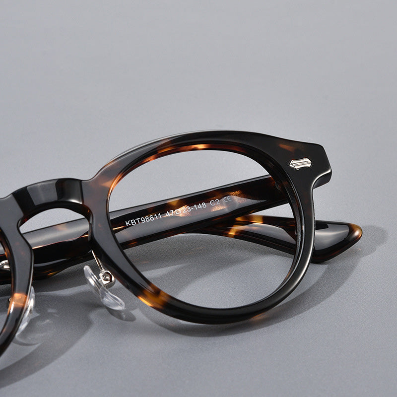 Unisex retro-style eyewear in Acetate in a variety of tortoiseshell colors. KBT98611